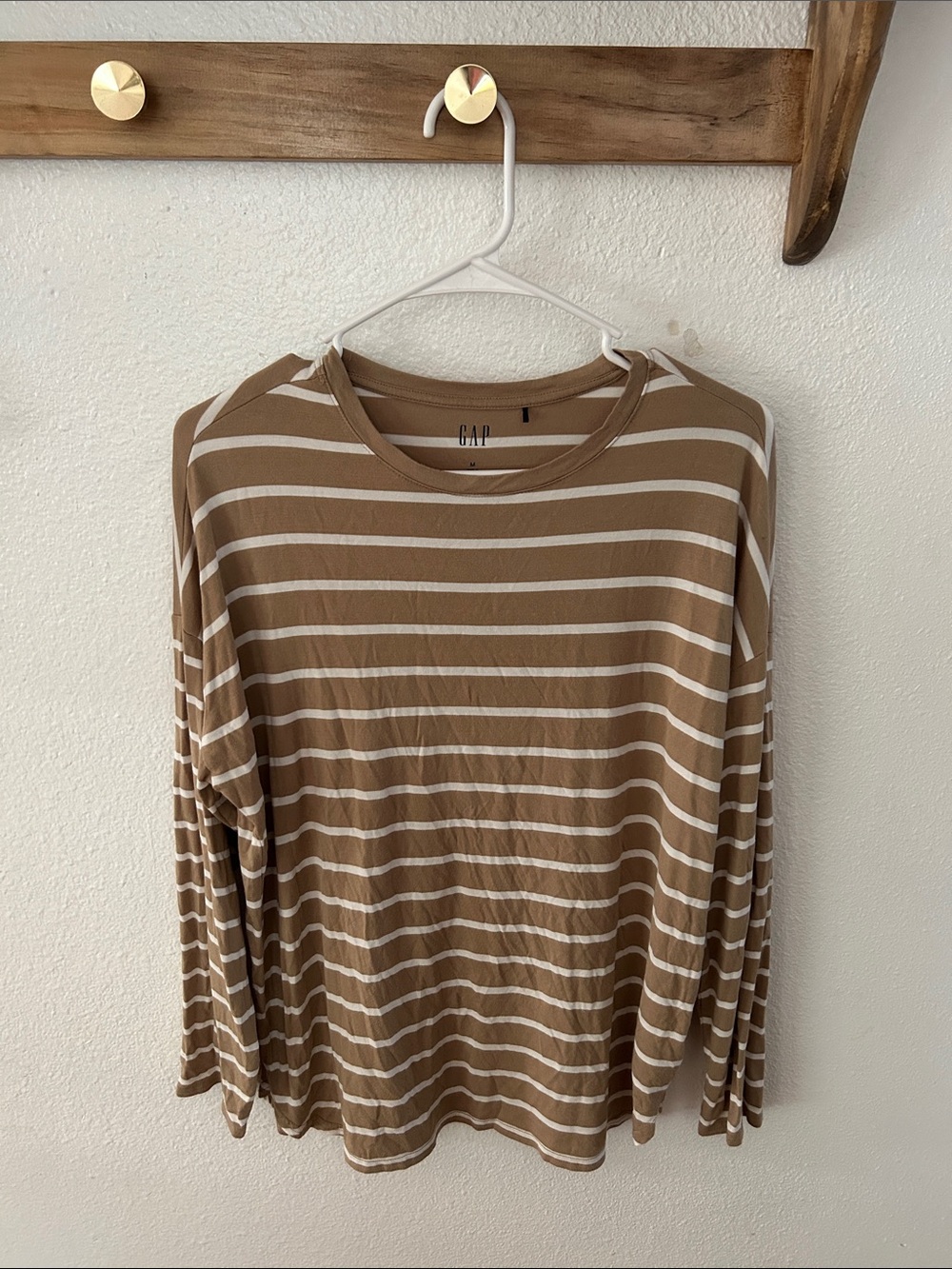 GAP Long Sleeve Stripe Tee in Tan & White